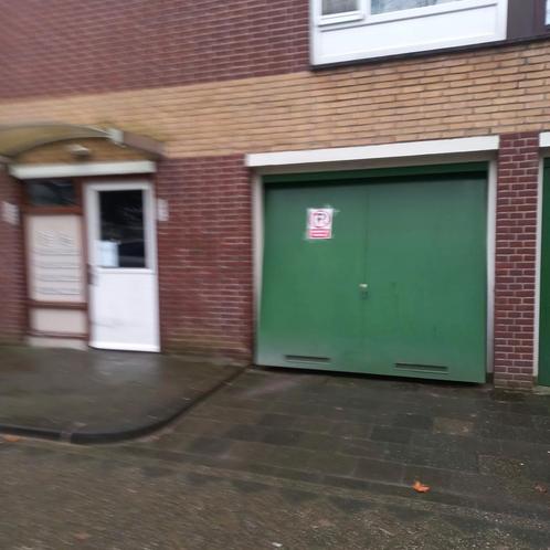 Te huur garagebox Datheenstraat 185 Vlaardingen.