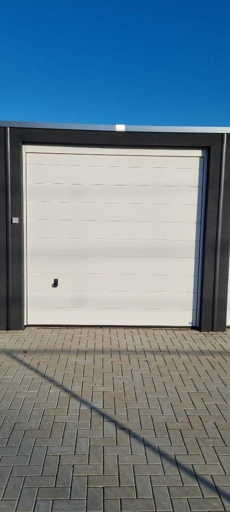 Te huur garagebox in Borne (huur 200,- excl. BTW per maand)