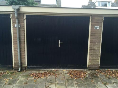 TE HUUR GARAGEBOX in Componistenbuurt in Baarn 