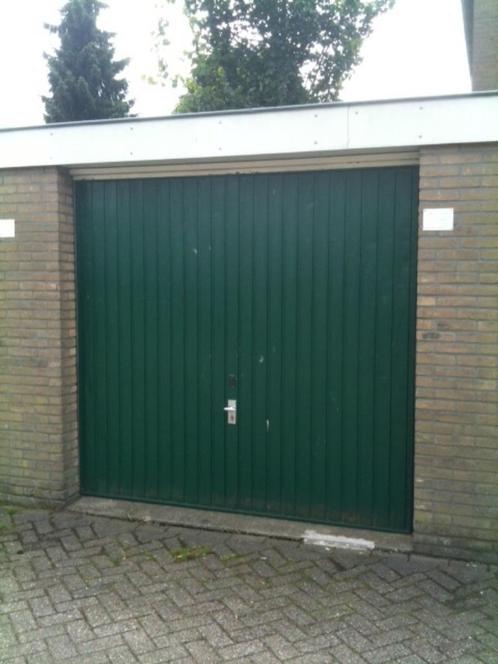 Te huur garagebox in Huizen (N-H).