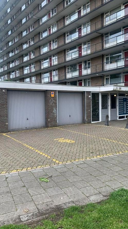 Te huur garagebox met electra Antwerpenstraat 128 Breda.