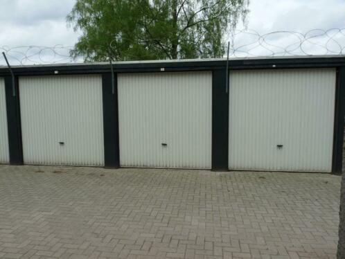 Te Huur  Garagebox Opslag Stalling Parkeren te Almelo