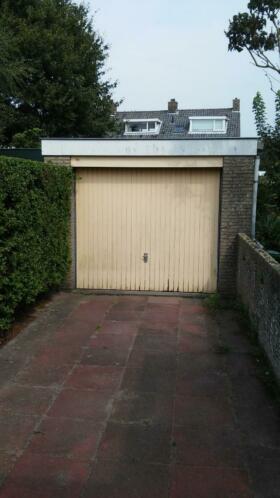 Te Huur Grote garage, stalling 44 meter Noordwijkerhout