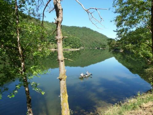 Te huur kano  5,- op een meer van 17 km lang, Frankrijk