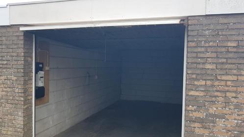 Te huur nette garagebox met elektra in Heerhugowaard