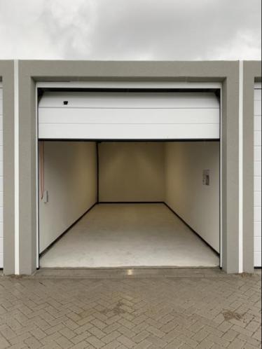 Te huur  Nieuwe grote garagebox  Zierikzee  Ruim 28M2