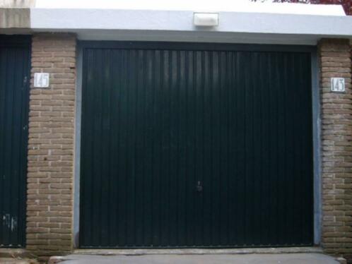   Te Huur Ruime, Droge en Mooie Garagebox  