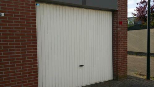 Te huur ruime garageboxstalling in Bolsward