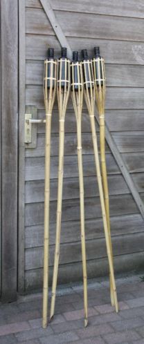 Te Koop 17 stuks Bamboe tuinfakkels 150 cm hoog