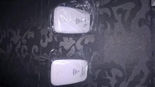 Te koop 2 Gembird Wifi Repeater