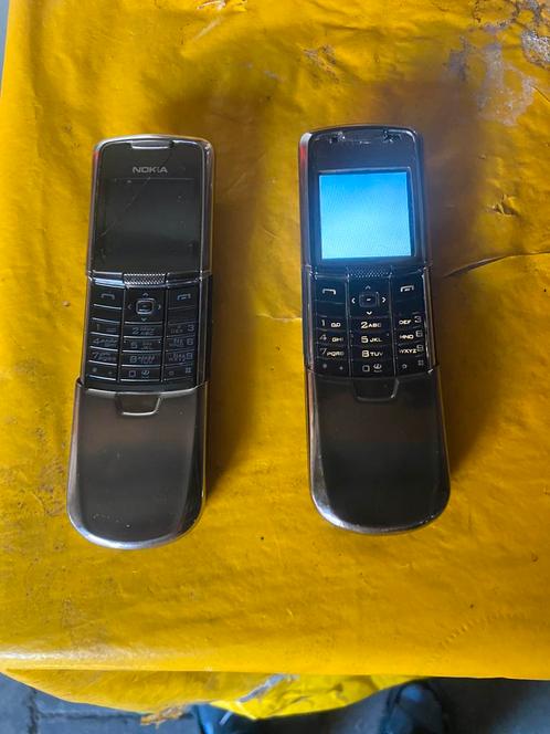 Te koop 2 Nokias 8800 voor onderdelen heel lang in schier