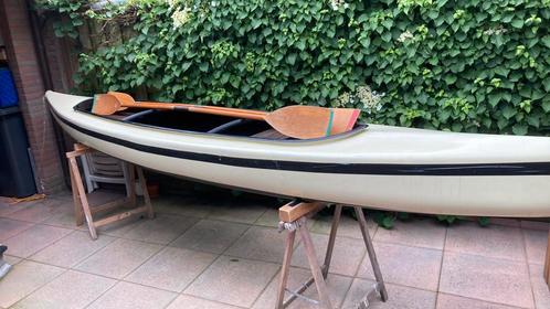 Te koop 2 persoons kano lengte 4.60 m breedte 80 cm.