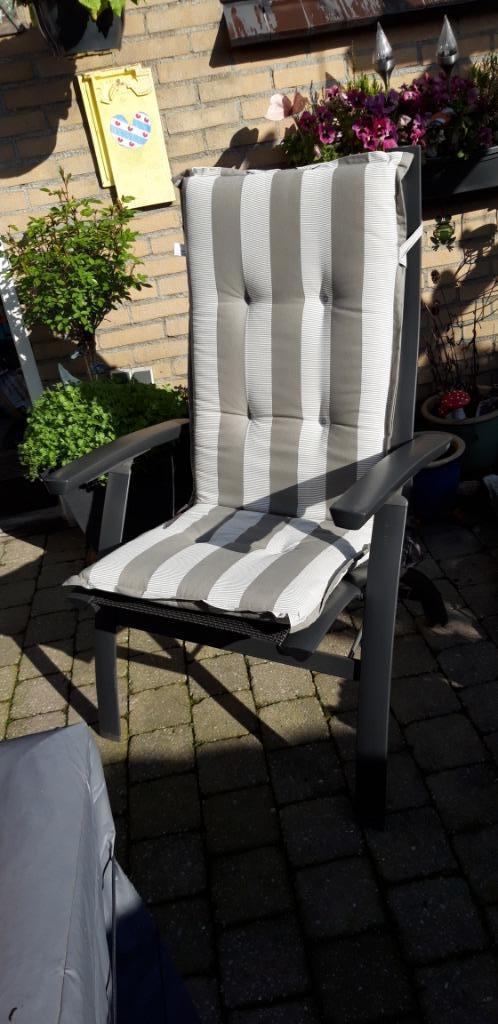 te koop 6 tuinstoelkussens voor stoel met hoge rug en 2 ku