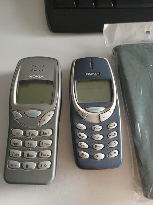 Te koop aangeboden 3maal Nokia de blauwe is goed geen lader.