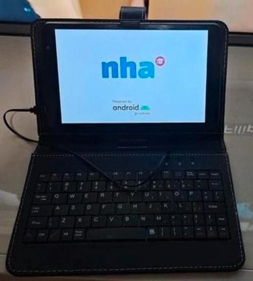 Te koop aangeboden 8 inch tablet met toetsenbord hoes