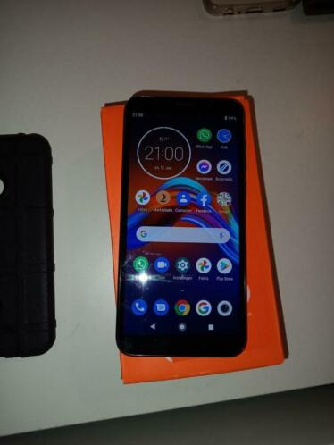 Te koop aangeboden een moto E6 als nieuw en hoesje cover bla