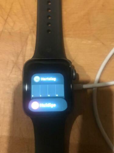 Te koop Apple Watch 4 OLED space grey