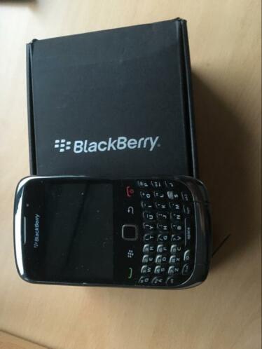 Te koop BlackBerry curve 9300 met doosje, oplader en oortjes