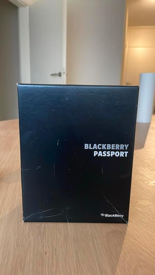 Te koop BlackBerry Passport piano black edition