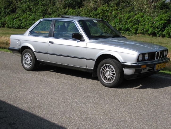 Te koop BMW 320i (E30) bj 1984