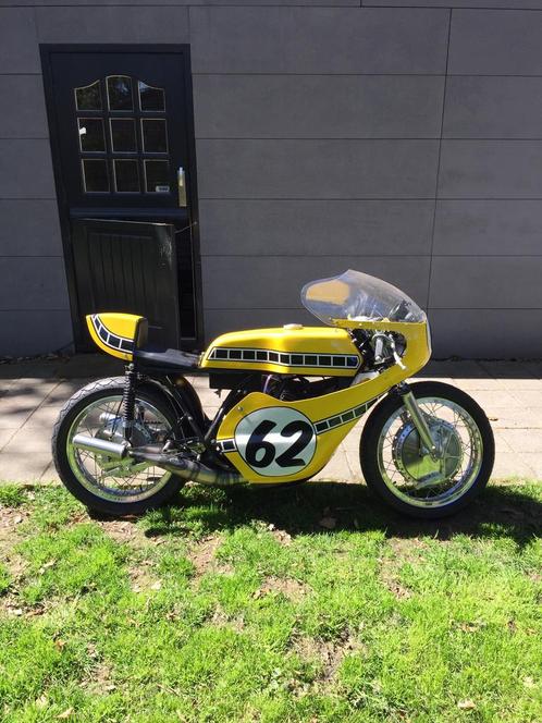 Te koop classic racer yamaha tr3 replica