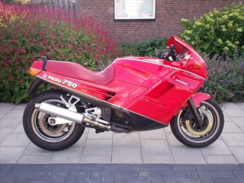 Te koop DUCATI PASO of te ruil motor loopt als een zonnetje