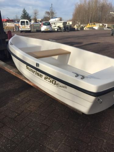 Te koop Een hagel nieuwe sunrise 250 polyester bij bootje 