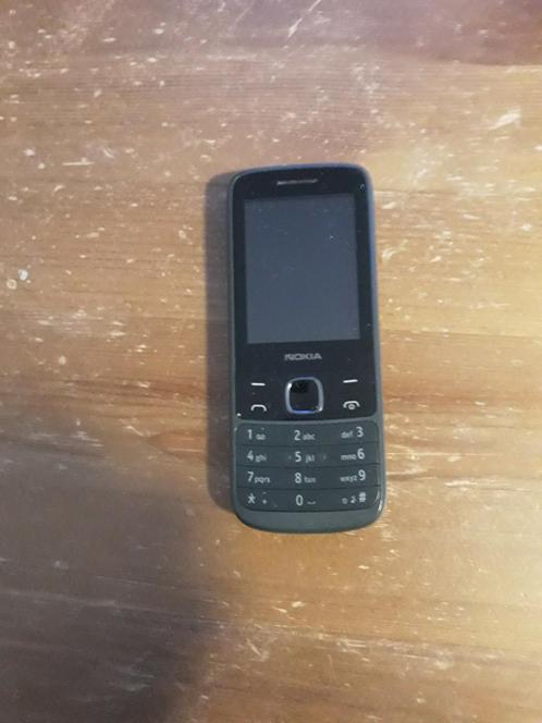 Te koop een mobiele telefoon Nokia 225.4g.met Bluetooth en F