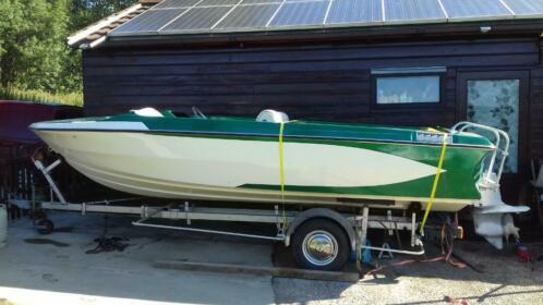 Te Koop Fletcher Motorboot groen metallic en wit.5,4x2.2mtr