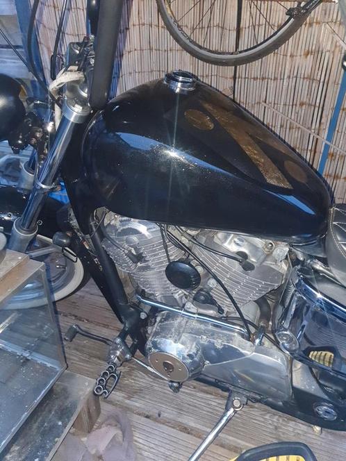 Te koop gevraagd Benzinetank Honda Shadow VT1100 x2788x2789