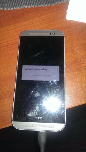 te koop htc one m8 16 gb met barst in het scherm