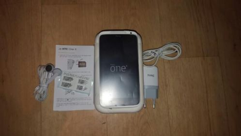 Te koop in nieuwe staat Htc one X met doosjeampaccesiores