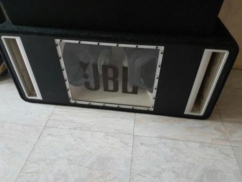 Te koop  jbl subwoofer 1600 wat