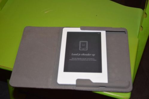 Te koop KOBO Touch E-reader zilver met leren hoes