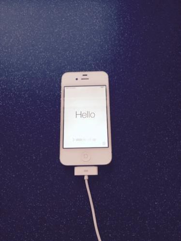 Te koop krasvrije witte iPhone 4s in doos met 16gb geheugen