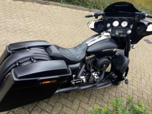 Te koop mat-zwarte Harley Streetglide FLHX 120r (2011)