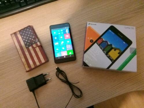 Te koop Microsoft Lumia 535 met oplader en hoesje.