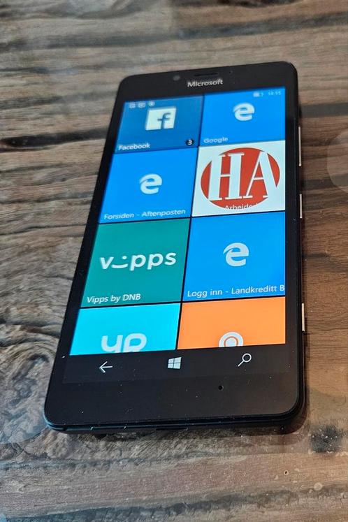 TE KOOP MIRCOSOFT LUMIA 950 32GB