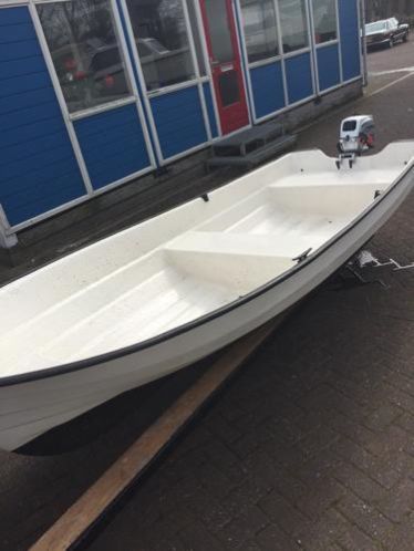 Te koop model Rana 13 polyester toervisboot incl motor