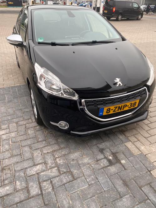 Te koop mooie 208 1.2 pure tech style bwj 2015