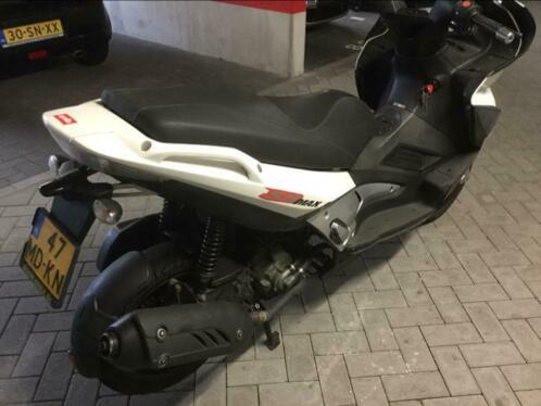 Te koop mooie Aprilia 300sr max