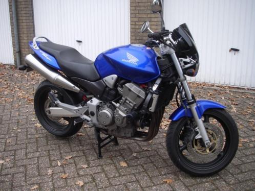 Te koop, mooie honda hornet 900, zeer goed onderhouden.