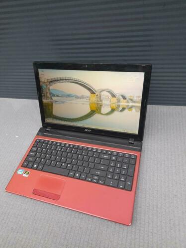 Te koop mooie rode acer i5 laptop met ssd
