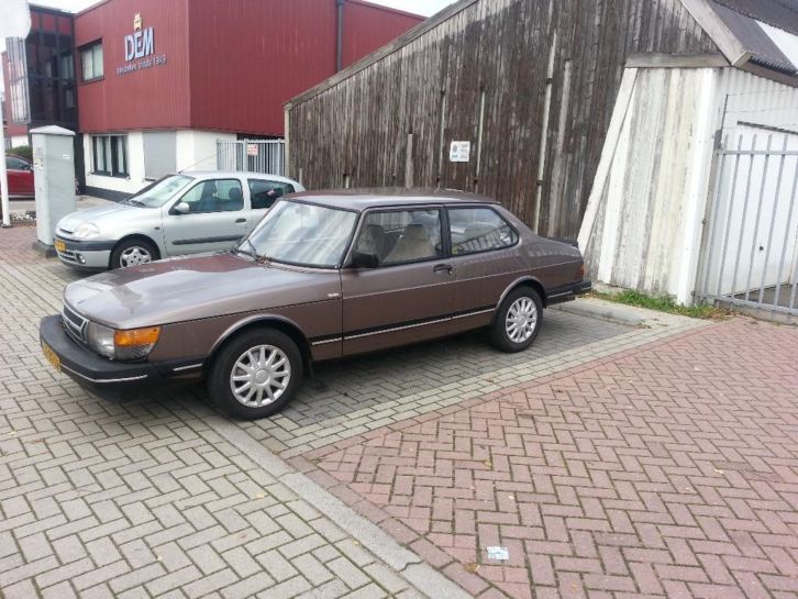 Te Koop Mooie Saab 900 2.0 I 1985 Bruin