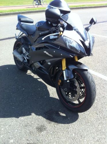 Te koop mooie Yamaha R6 2007 met maar 7040 KM.  6100,-