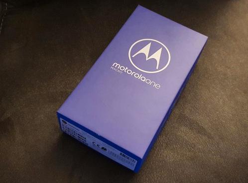 TE KOOP  Motorola One Macro 64GB (met vingerafdruk scanner)