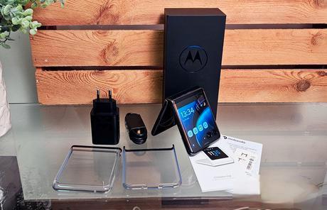 Te Koop nieuwe Motorola Razr 40 Ultra met Bon
