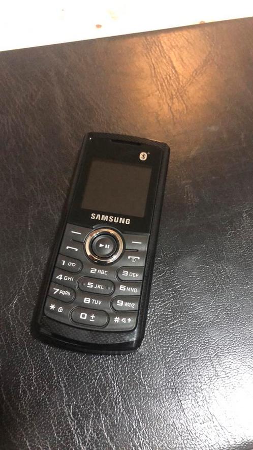 Te koop oude Samsung telefoon met Bluetooth