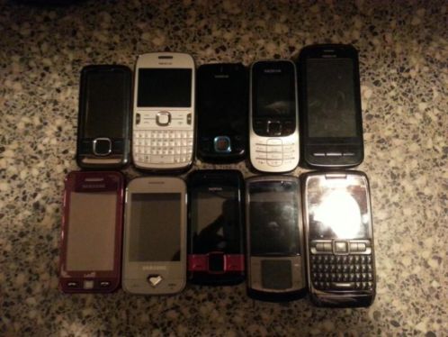Te koop partij van 10 telefoons