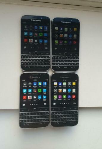 Te koop partij van 4 stuks blackberry classic